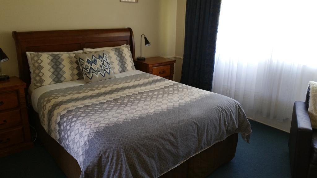Kaniva Midway Motel Bagian luar foto