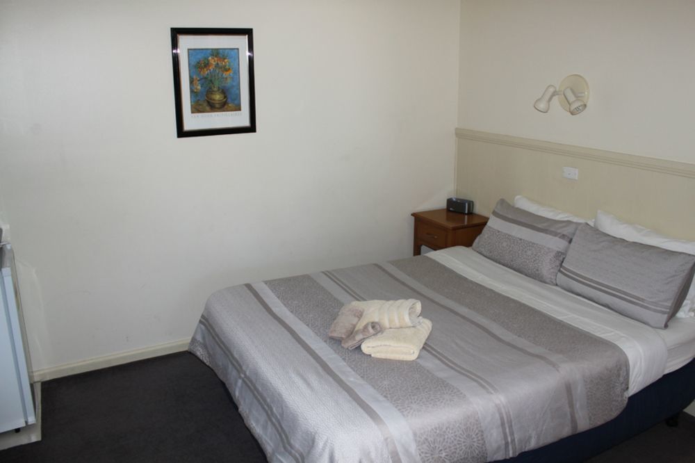 Kaniva Midway Motel Bagian luar foto