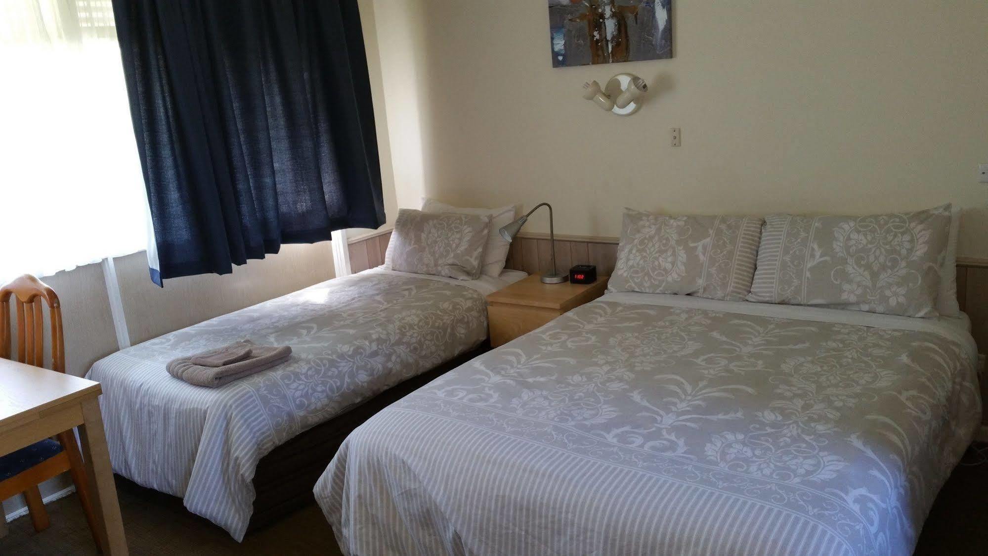 Kaniva Midway Motel Bagian luar foto
