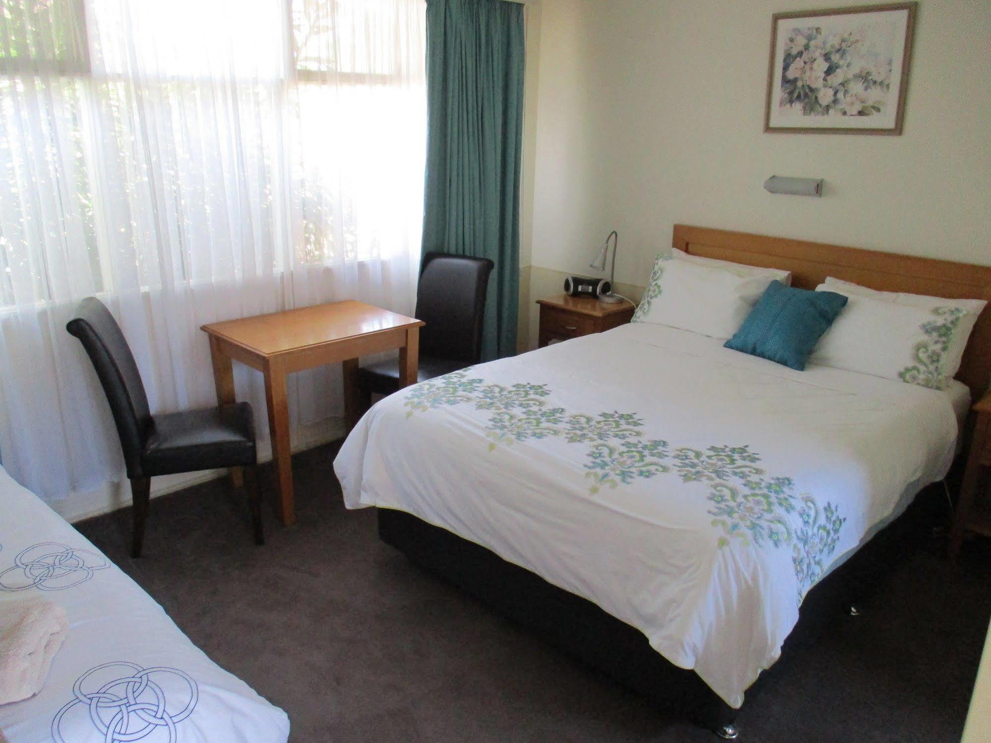 Kaniva Midway Motel Bagian luar foto