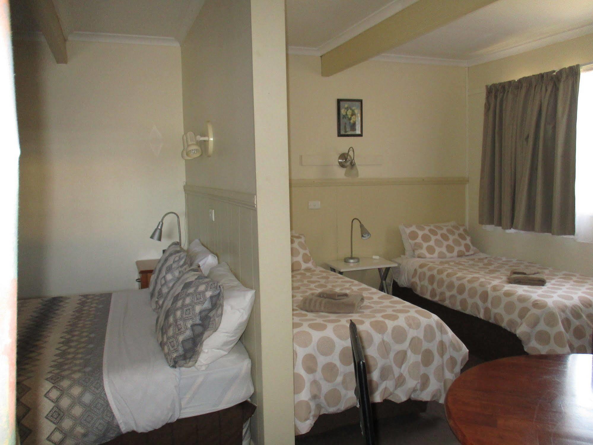 Kaniva Midway Motel Bagian luar foto
