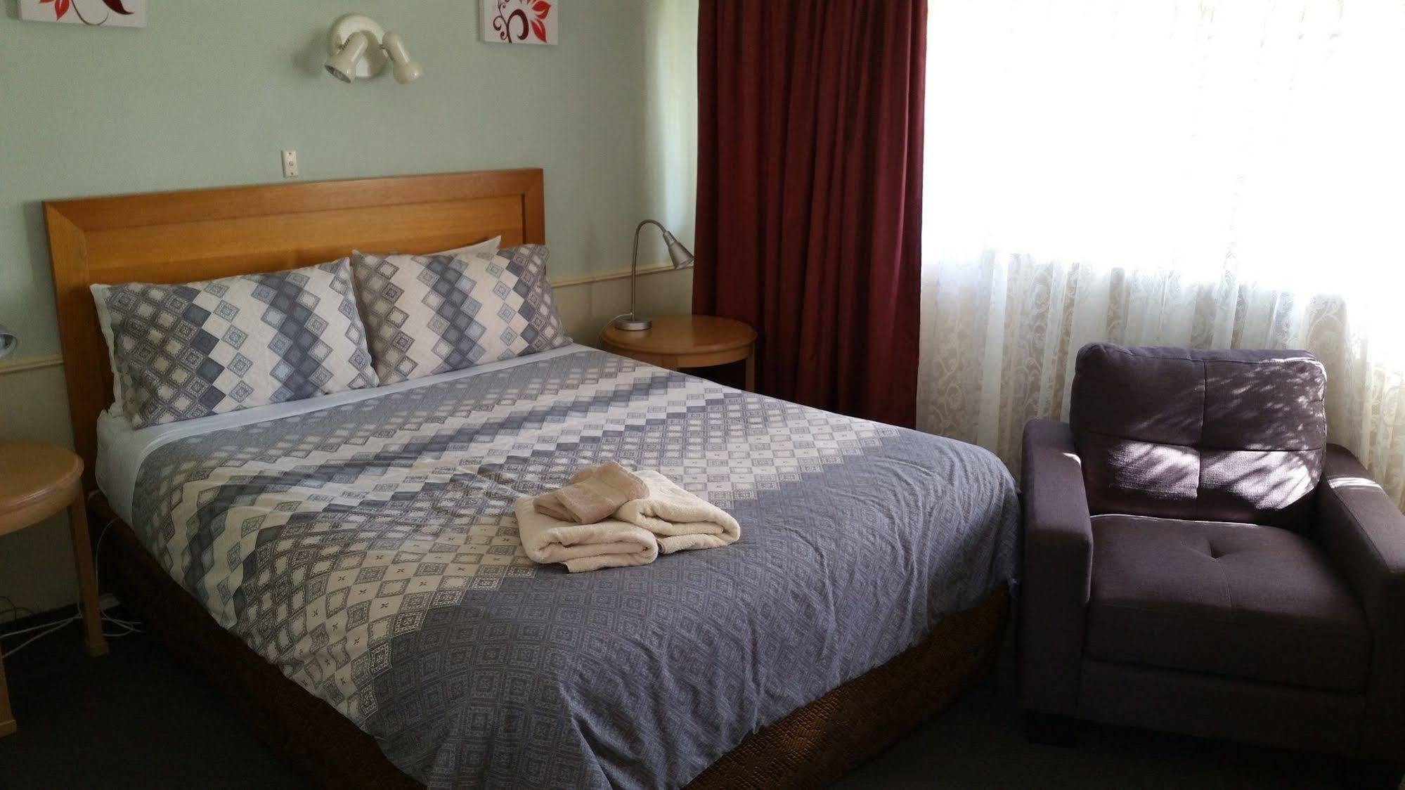 Kaniva Midway Motel Bagian luar foto